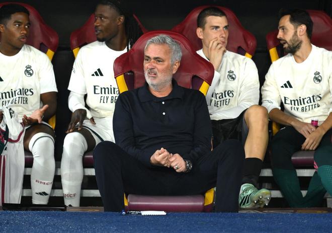 Florentino Pérez, Mourinho y el arte de gritar mucho y no jugar a nada