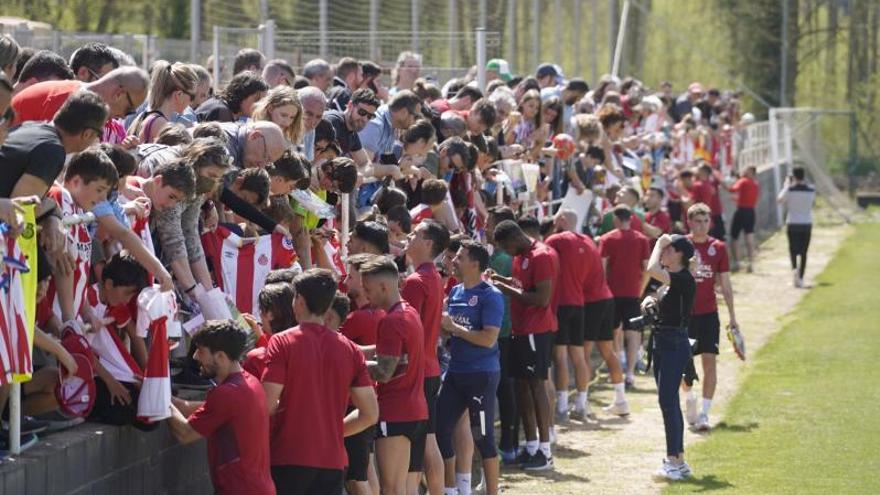 Comunió i il·lusió abans de rebre la Reial Societat B | MARC MARTÍ FONT