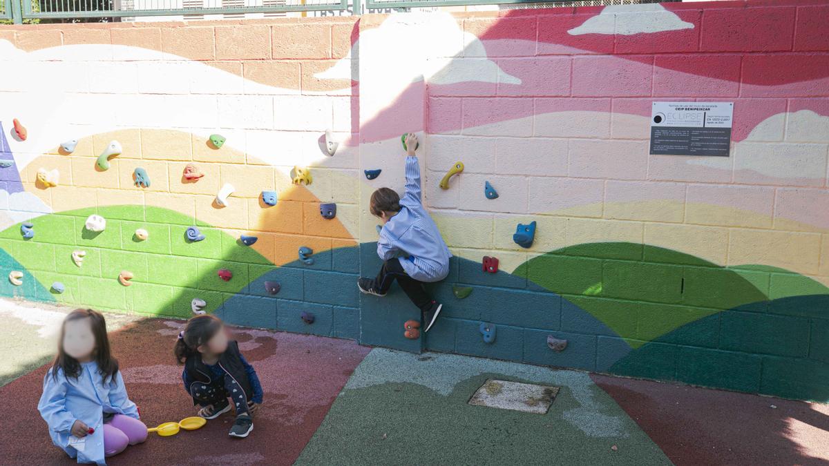 Patios que arrinconan al fútbol en el recreo LevanteEMV