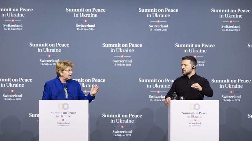Zelenski celebra el “éxito” de convocatoria de su cumbre de paz