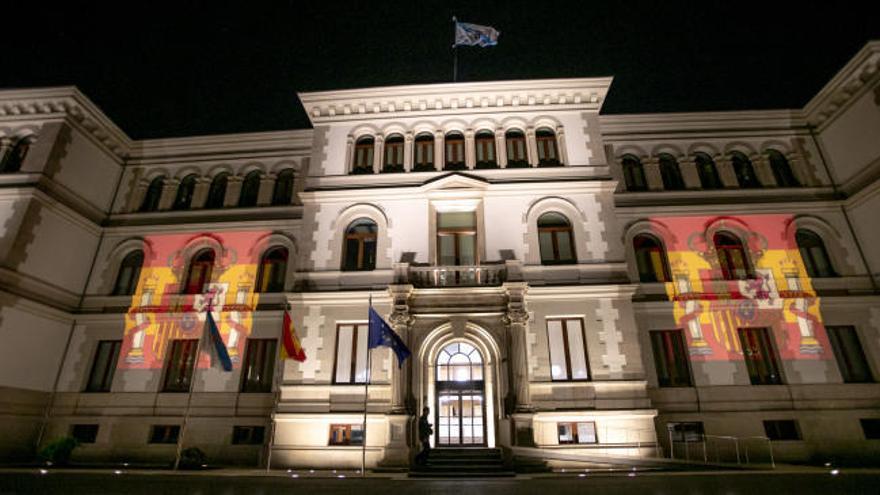 San Caetano luce la bandera de España por el Día de la Hispanidad