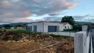 Ables está de moda: la localidad de Llanera crece con una nueva urbanización y la rehabilitación de casas