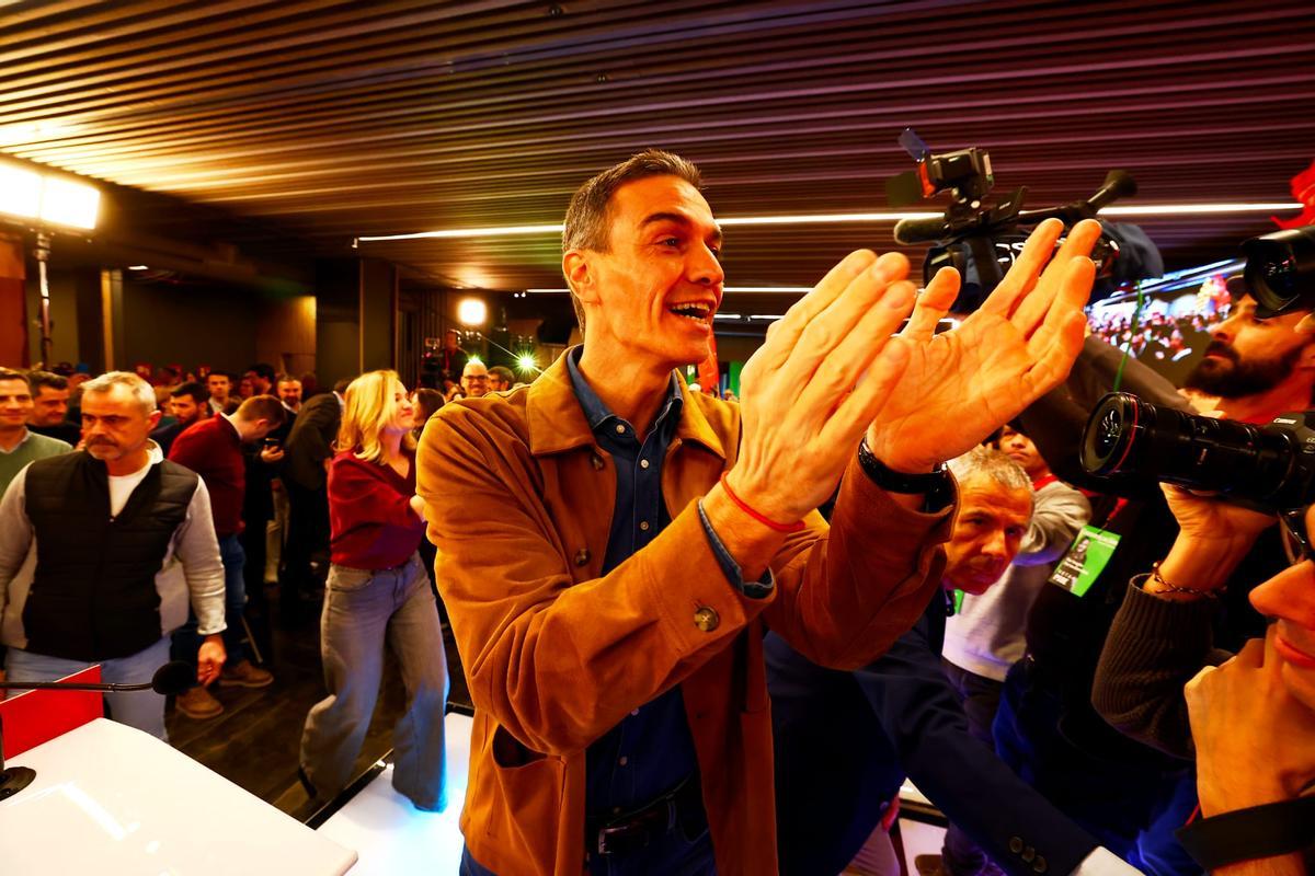 Pedro Sánchez junto a Pilar Alegría en el mitin central del PSOE en Teruel. Pedro Sánchez junto a Pilar Alegría en el mitin central del PSOE en Teruel.