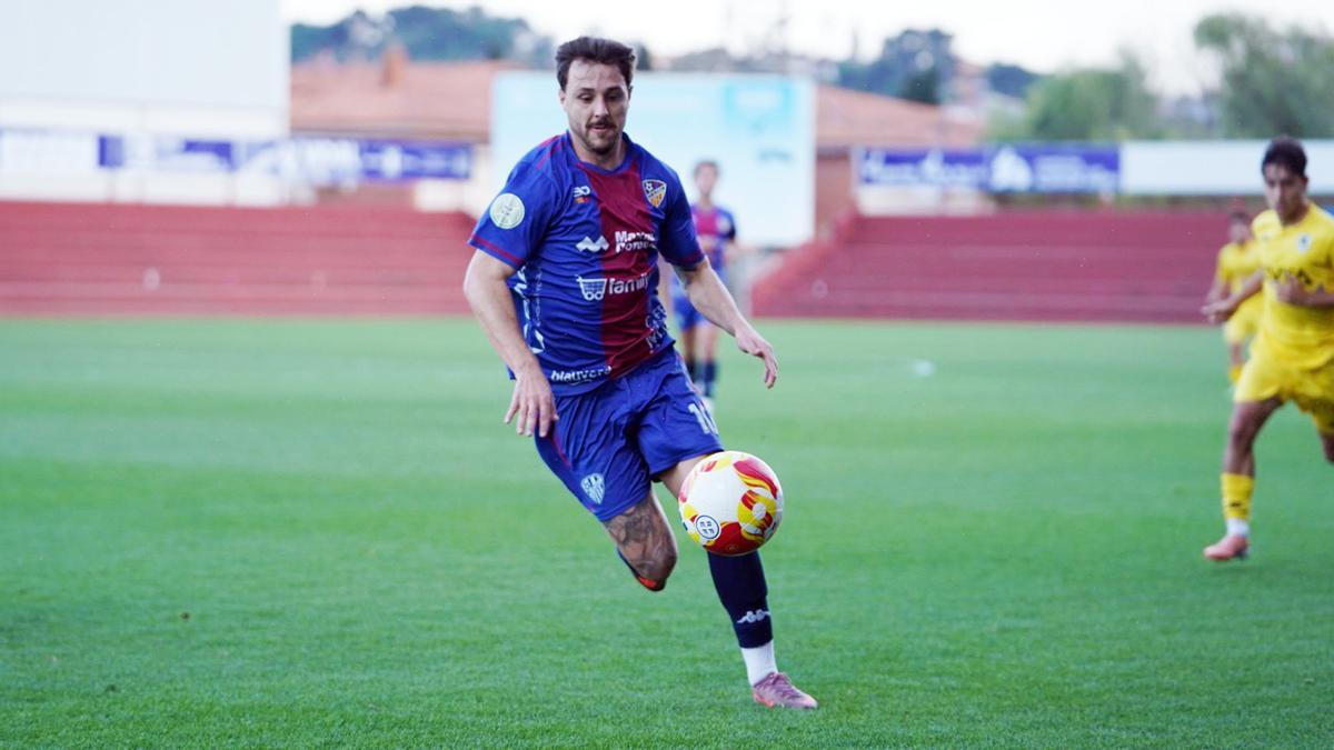 El azulgrana Traver, en el encuentro contra el Hercules B.