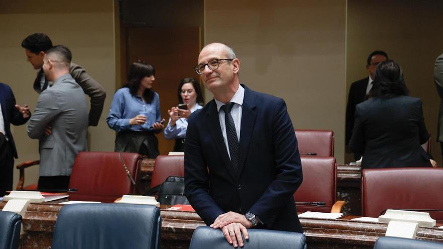 El PSOE echa en cara al consejero de Educación de la Región de Murcia que lleve tres años incumpliendo la Ley Trans