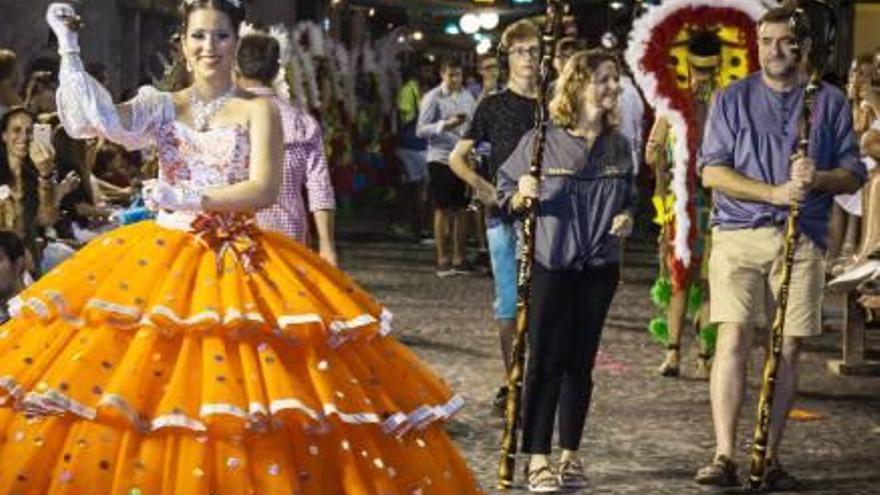 Guadassuar despide las danzas de 2017