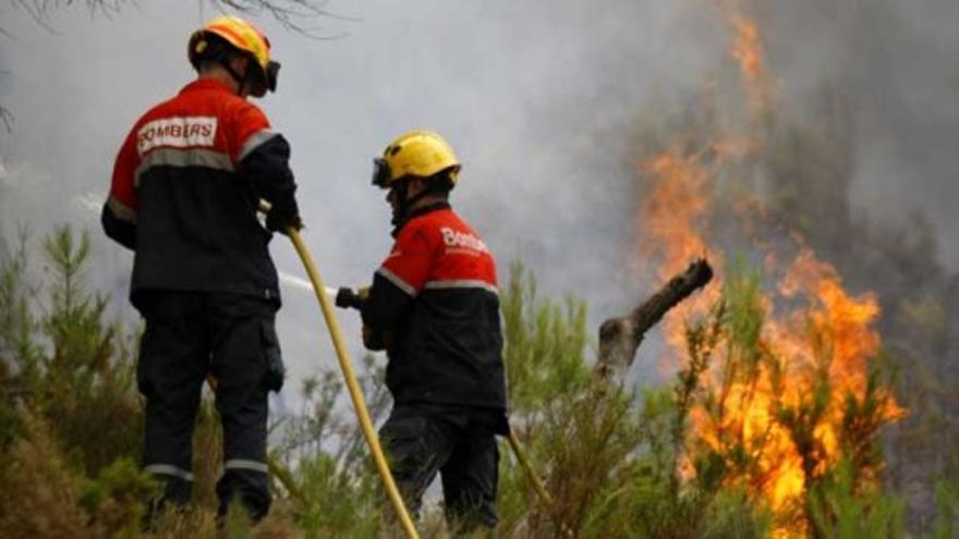 Dos fallecidos y dos heridos en el incendio de Alicante