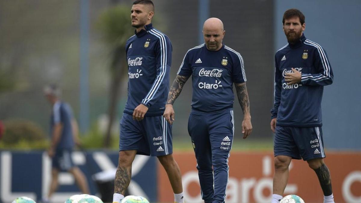 Sampaoli, con Icardi y Messi