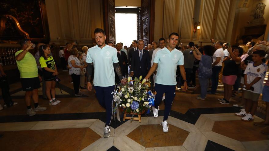 Así ha sido la ofrenda floral del Real Zaragoza a la Virgen del Pilar