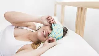 Dormir fresco en verano ya no es imposible: estas sábanas refrigerantes arrasan en Amazon