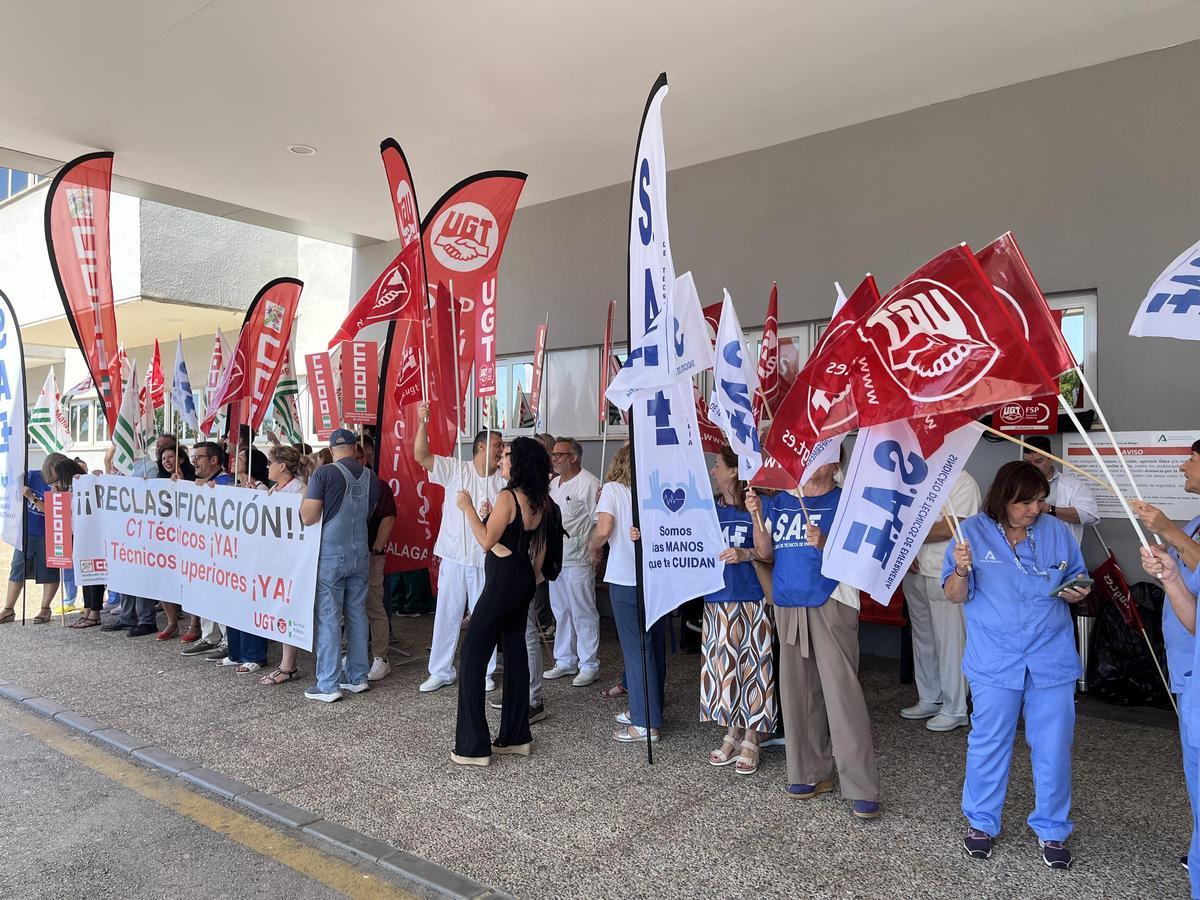 Concentración de técnicos medios y superiores en el Hospital Clínico.