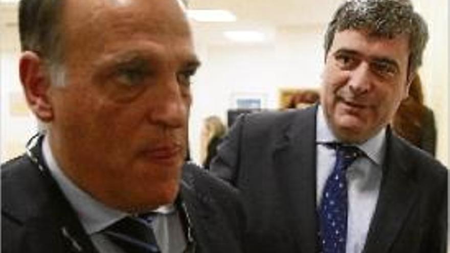 Tebas, a l&#039;esquerra, amb el president del CSD, Miguel Cardenal