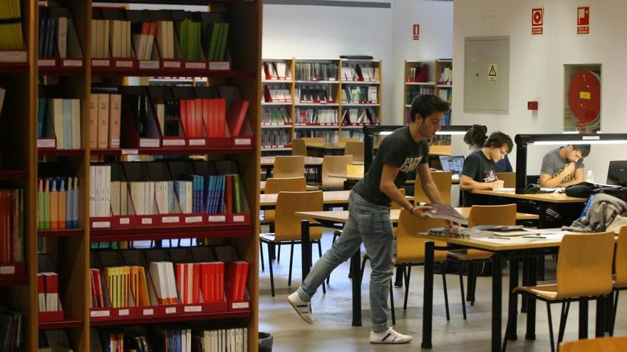 Biblioteca Central del campus de Vigo. // FdV