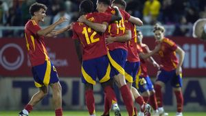 LORCA (MURCIA), 21/03/2025.- El central de la selección española de fútbol sub-21 César Tárrega (3-i) celebra con sus compañeros tras marcar el segundo gol ante la selección de la República Checa, durante el partido amistoso que los dos combinados nacionales han disputan hoy viernes en Lorca. EFE/RFEF -SOLO USO EDITORIAL/SOLO DISPONIBLE PARA ILUSTRAR LA NOTICIA QUE ACOMPAÑA (CRÉDITO OBLIGATORIO)-