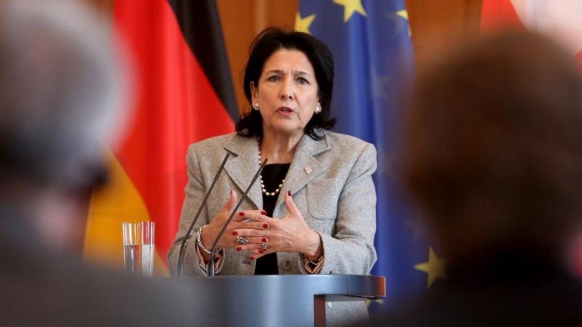 La presidenta de Georgia, Salomé Zurabishvili, durante una rueda de prensa con el presidente alemán Frank-Walter Steinmeier.