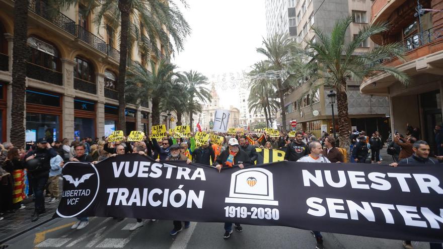 Más de 20.000 valencianistas piden a Lim “que se vaya”