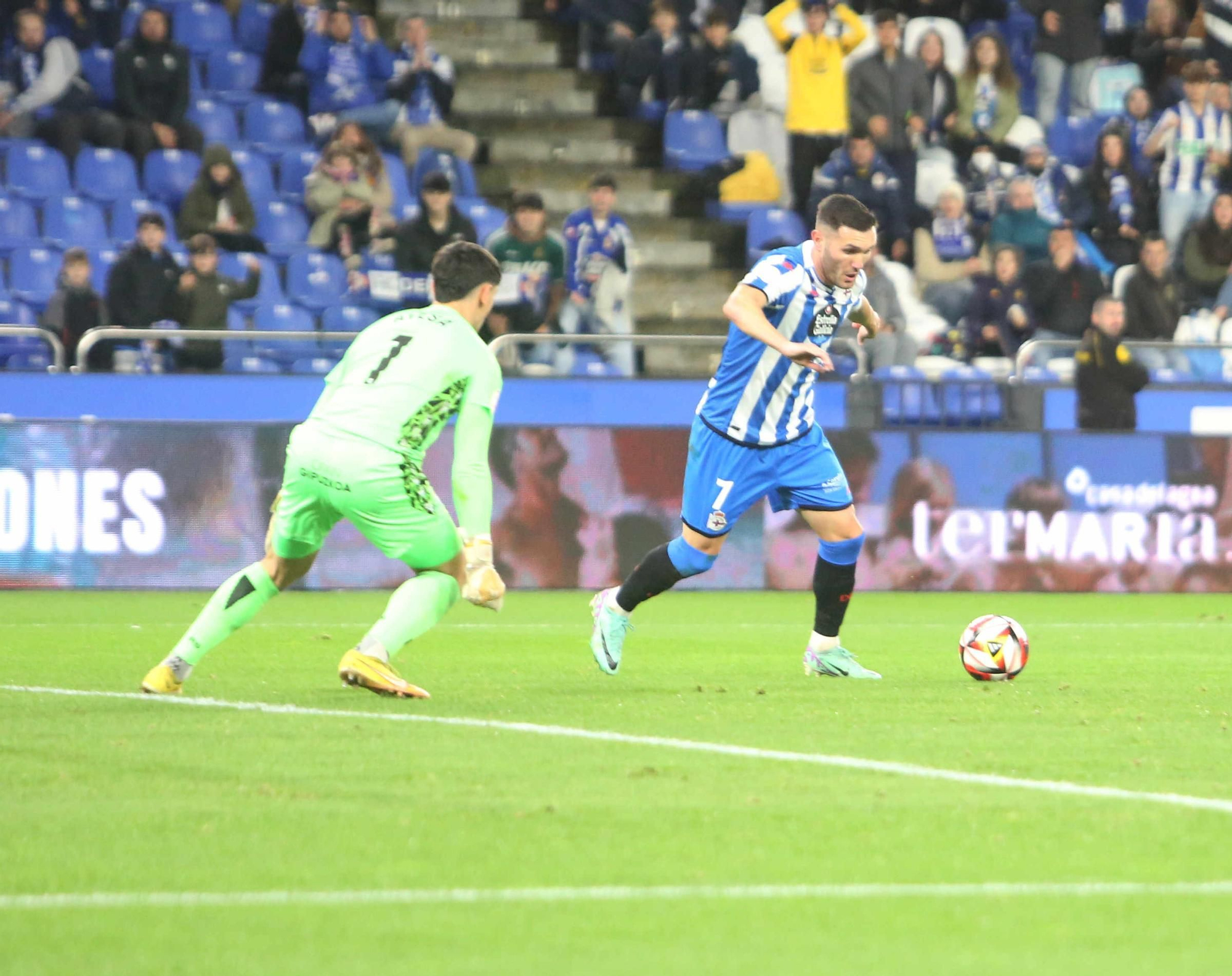 El Dépor gana en Riazor con doblete de Lucas a la Real Sociedad B (2-1)