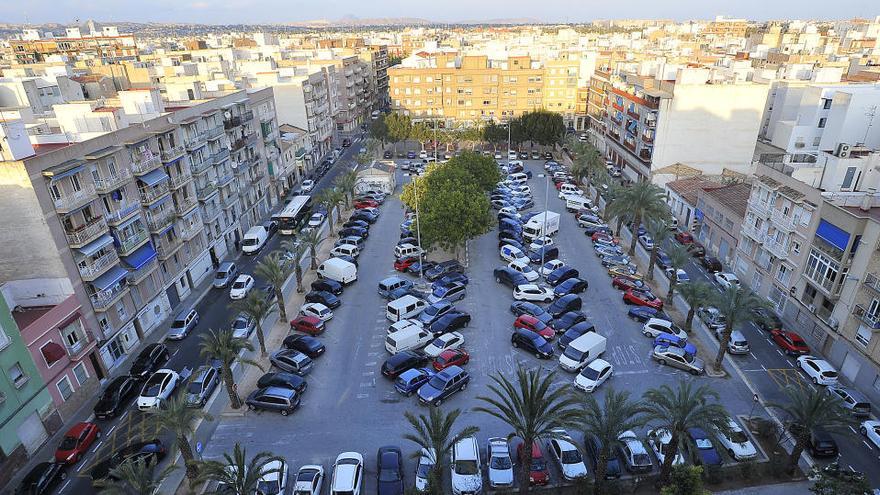 El solar donde se va a trasladar el mercadillo de la plaza Barcelona.