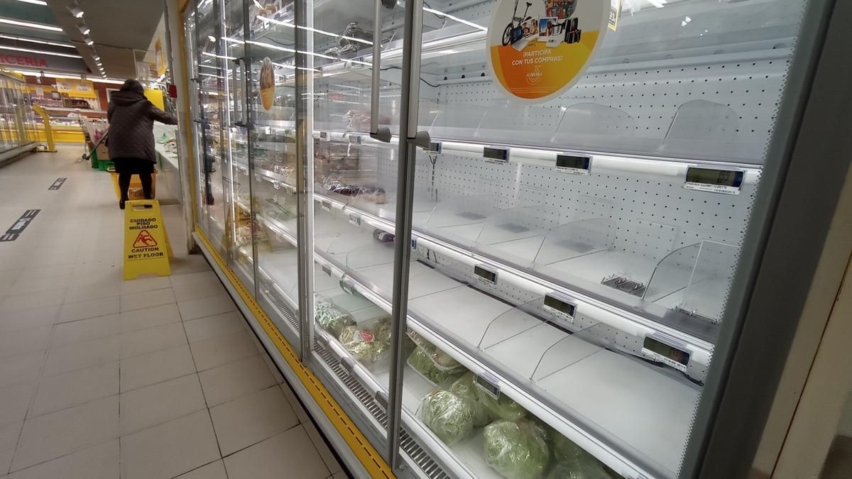 Desabastecimiento en un supermercado de Oviedo por la Huelga de Transporte