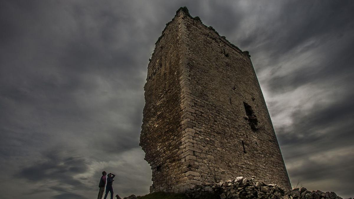 La torre de Peñerudes, en Morcín, es un ejemplo defensivo del siglo XII | MIKI LÓPEZ