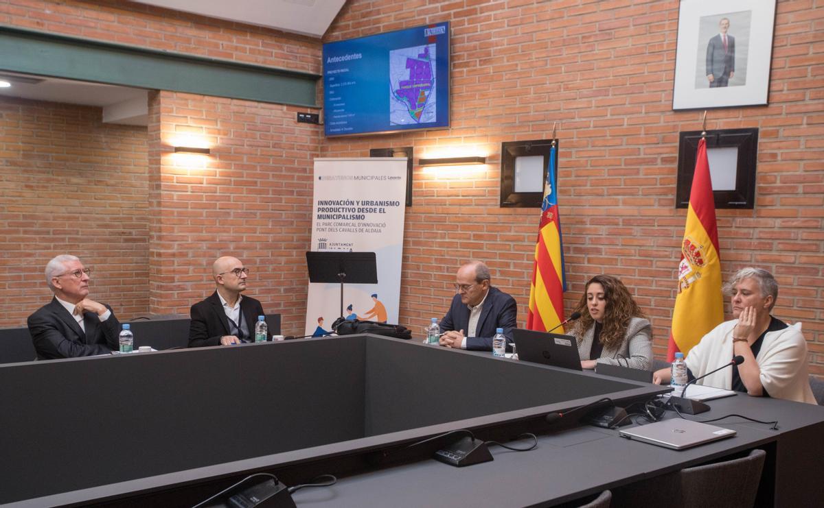 Francesc Pons, ToniSaura, Juan J.Cano, Mónica Trujillo y  Cristina Moreno.