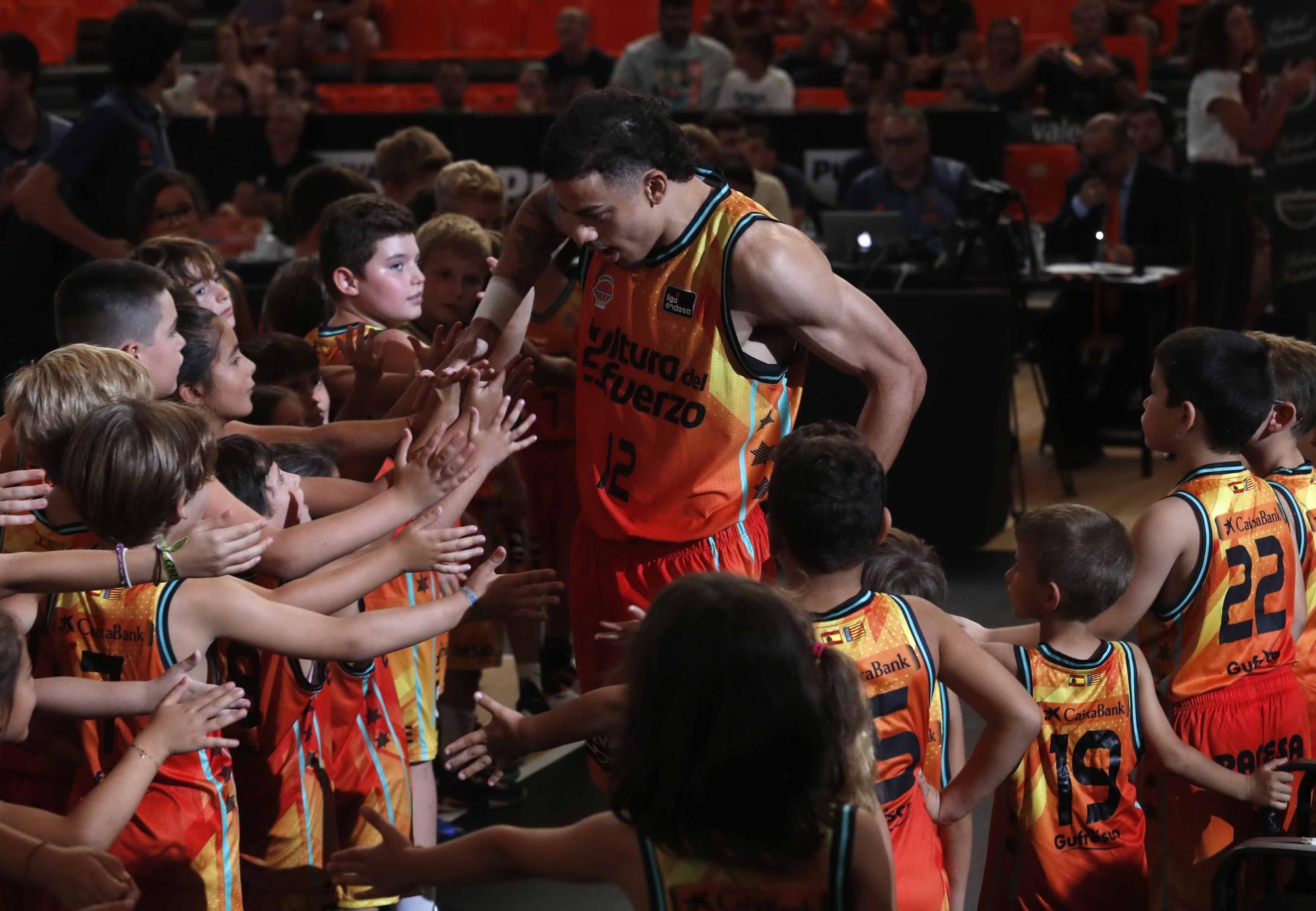 Presentación del Valencia Basket en La Fonteta