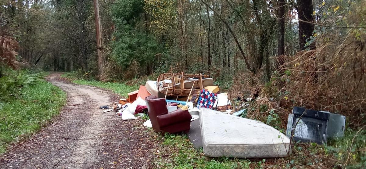 Redondela sanciona a dos empresas y a un particular por vertidos ilegales