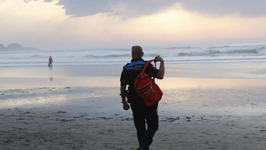 La memoria negra de la playa de Salinas: cinco episodios que aún se recuerdan con pesar en la localidad castrillonense