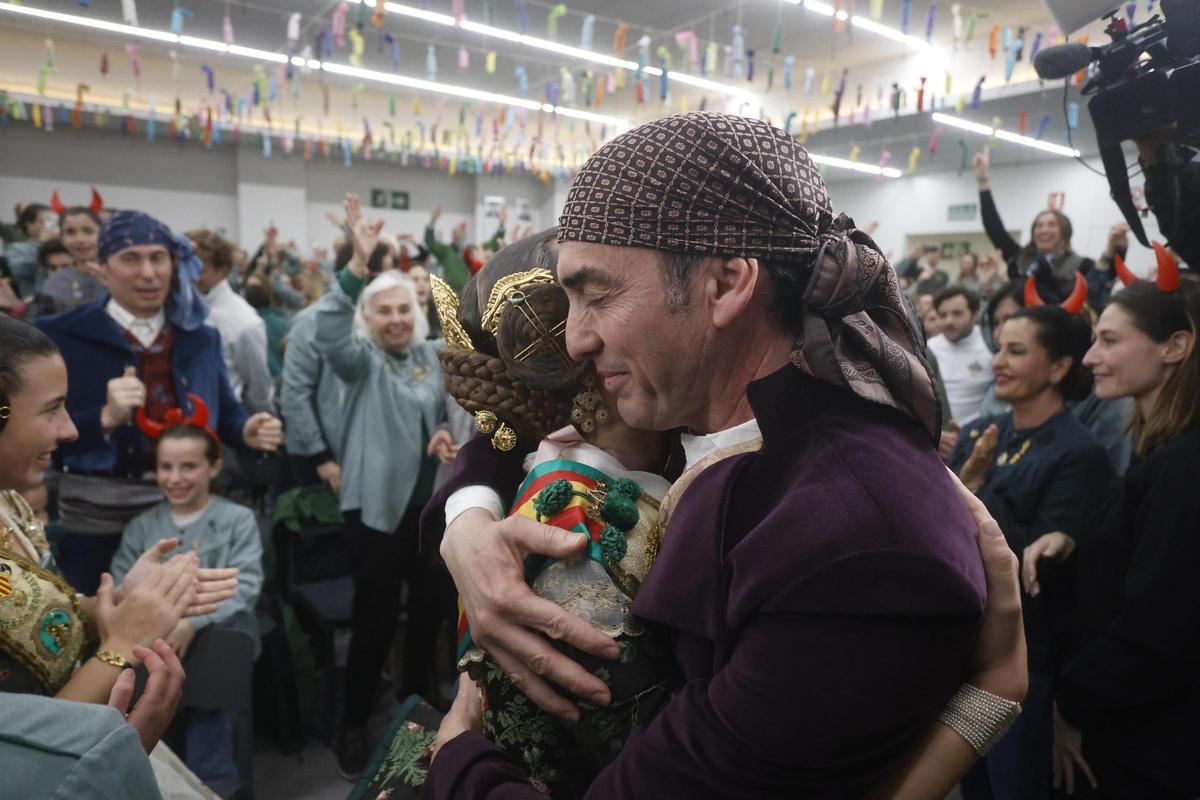 Presidente y Fallera Mayor de Convento Jerusalén celebran el premio