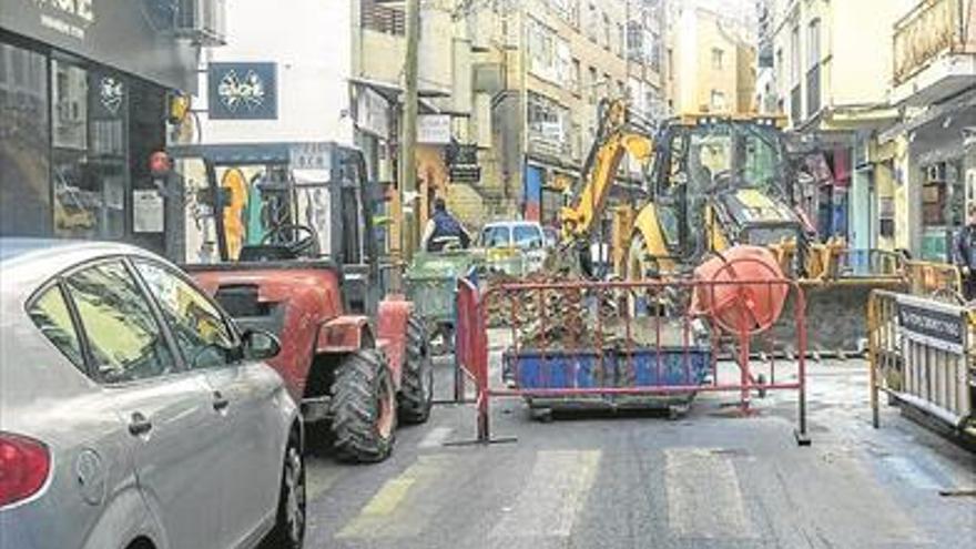 Quejas por unas obras en un solar de Gómez Becerra