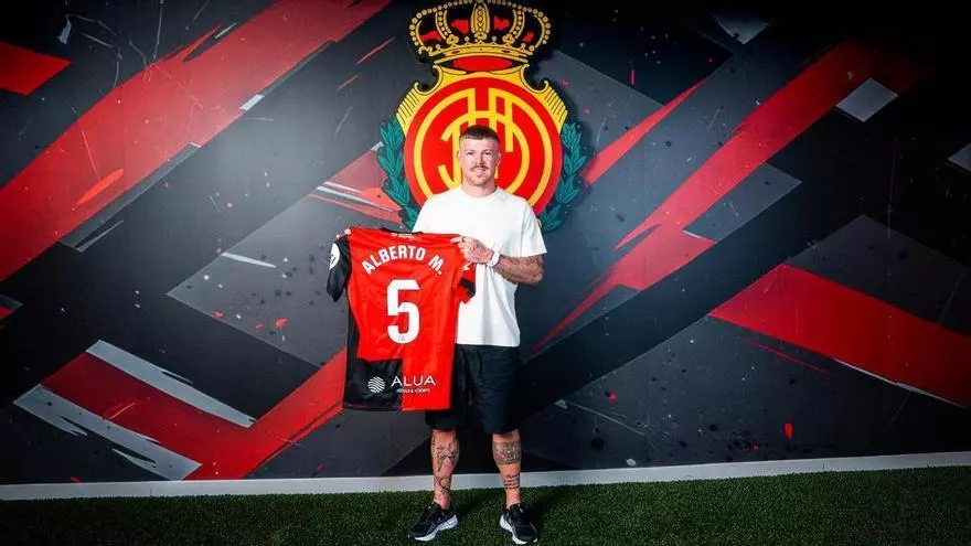 Alberto Moreno, el undécimo fichaje del Mallorca: "Me gusta el reto de poder llevar el club a Primera División"