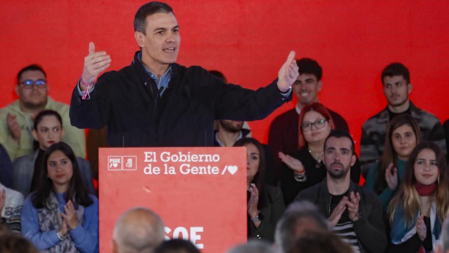 Sánchez agita el temor a la pérdida de derechos por &quot;la coalición del miedo&quot; de PP y Vox