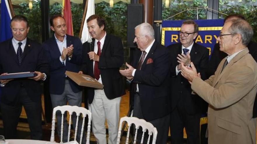 Distinción a Javier Moro del Club Rotario de Alicante