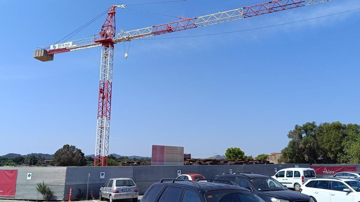 Movilización en Artà para que se retomen las obras del nuevo centro de salud, paralizadas desde 2023.