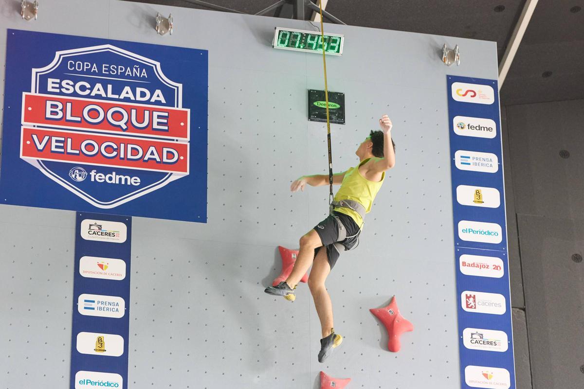 Galería | Instantáneas del arranque de la segunda jornada de la Copa de España de escalada en Cáceres