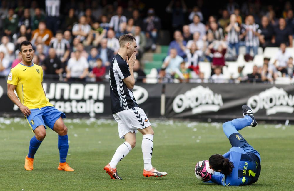 Victoria del Castellón con homenaje a Dragomir Racic