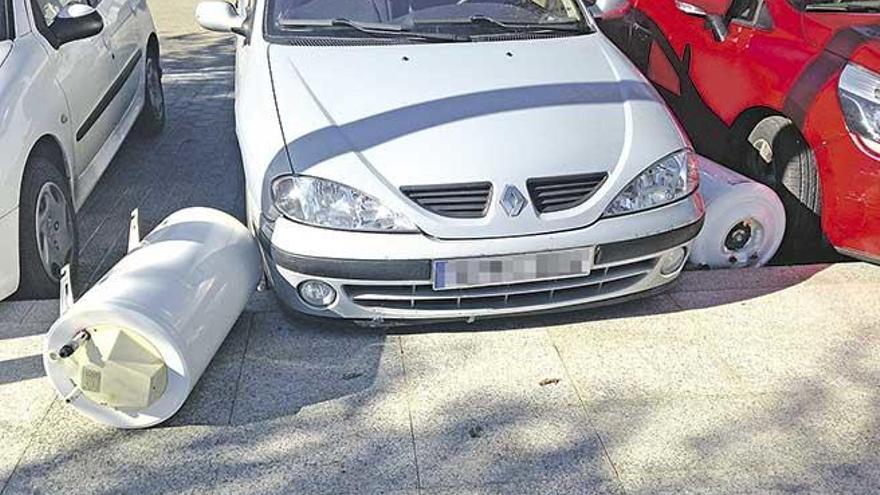 Los desaprensivos arrojan su basura en cualquier lugar.