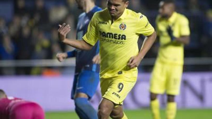 Bacca en primer plano y Bakambu, en segundo, fueron protagonistas en Copa.