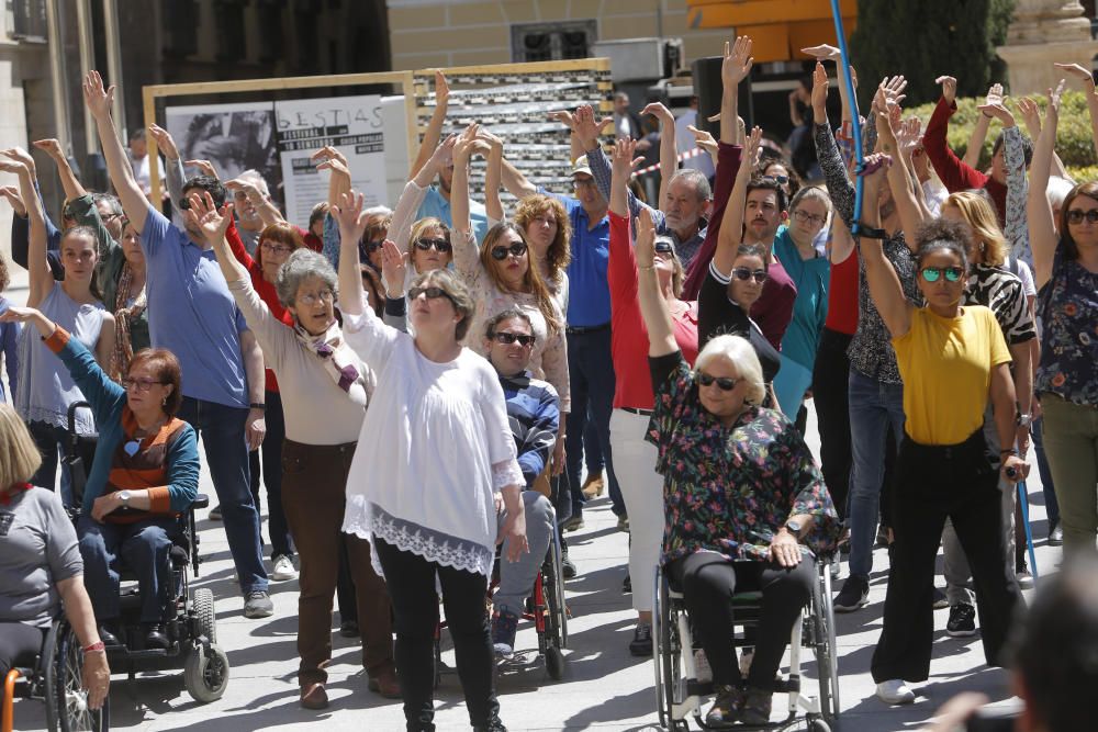 València baila al son de 10 Sentidos