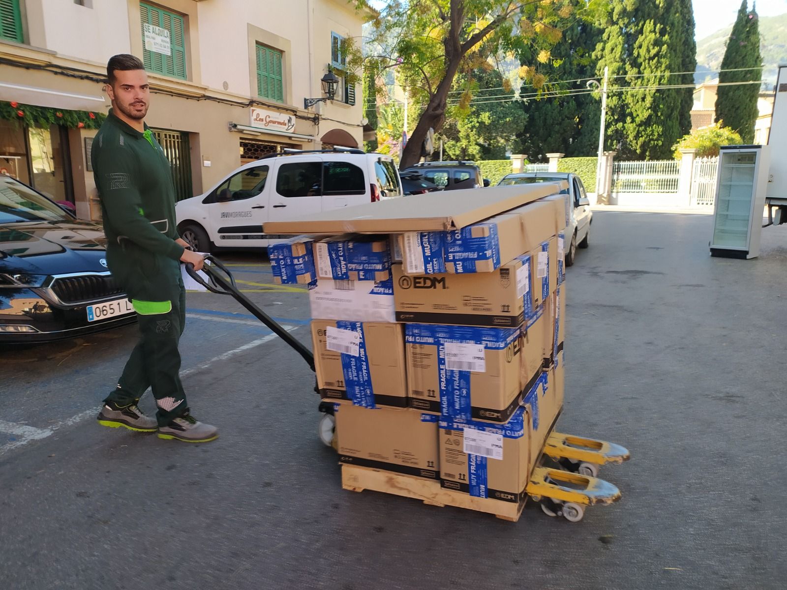 Normalidad en el primer día de paro en el reparto de mercancías en el centro de Sóller