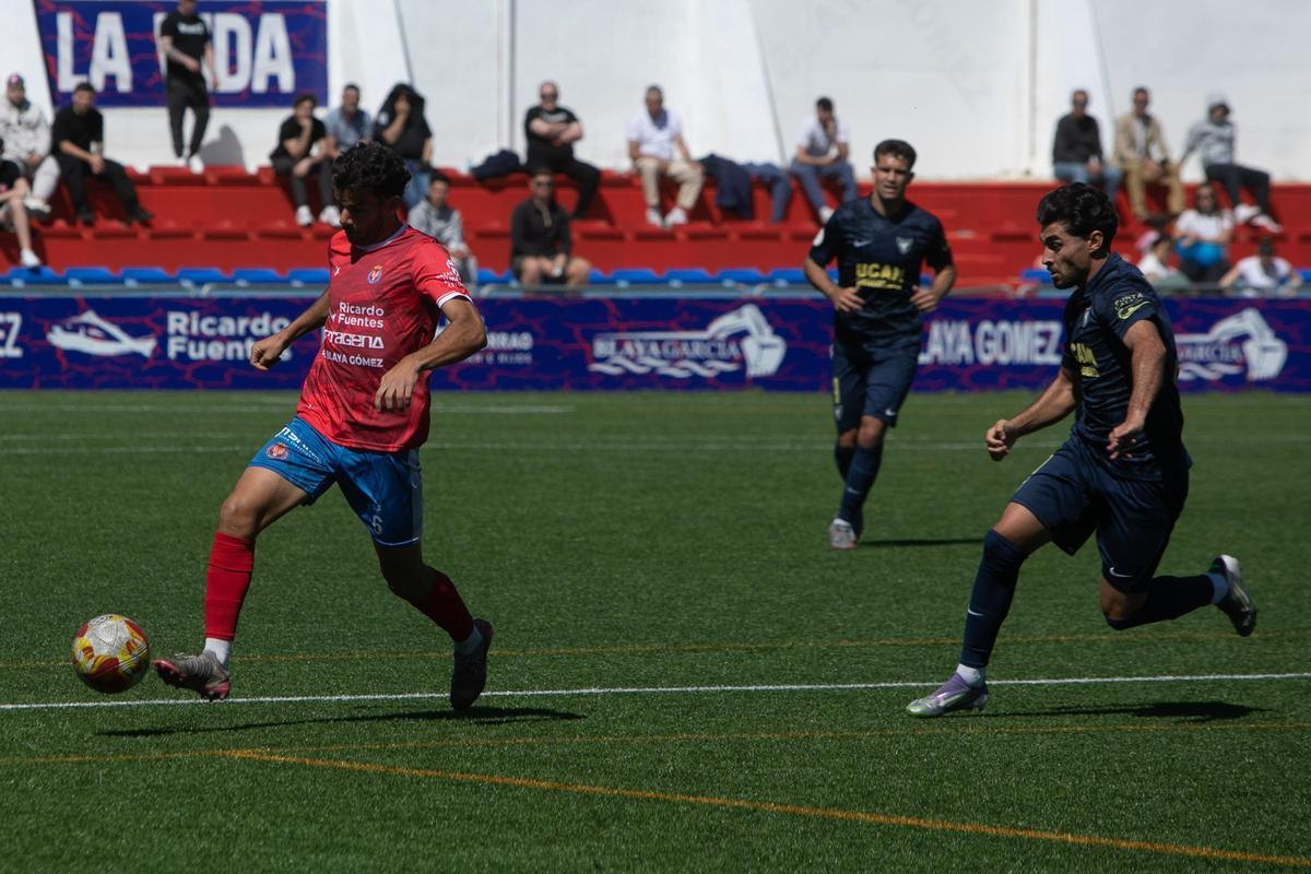 Las imágenes del partido entre el Deportivo Minera y el UCAM