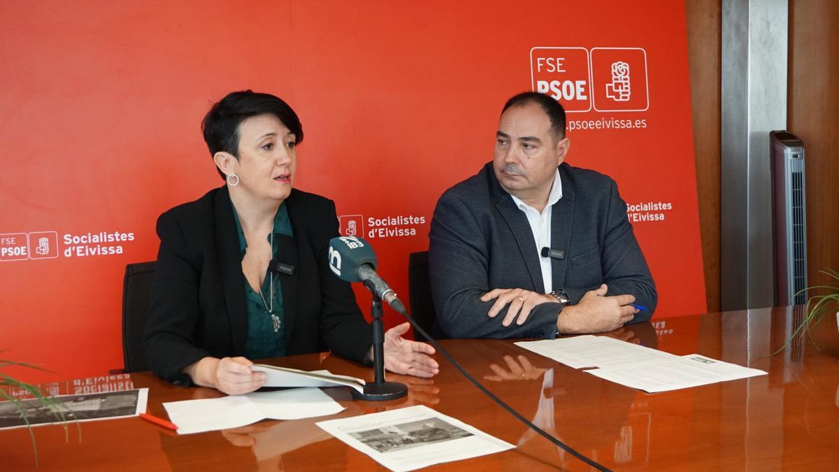 Elena López y Víctor Torres, durante la rueda de prensa de este lunes