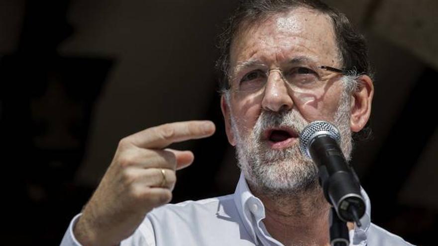 Rajoy asegura que en septiembre resolverá la atención a inmigrantes