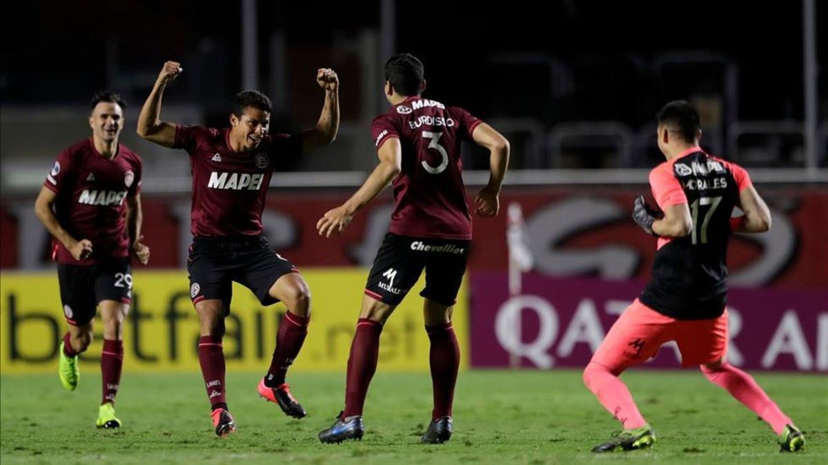Lanús clasificó a octavos de final de la Copa Sudamericana