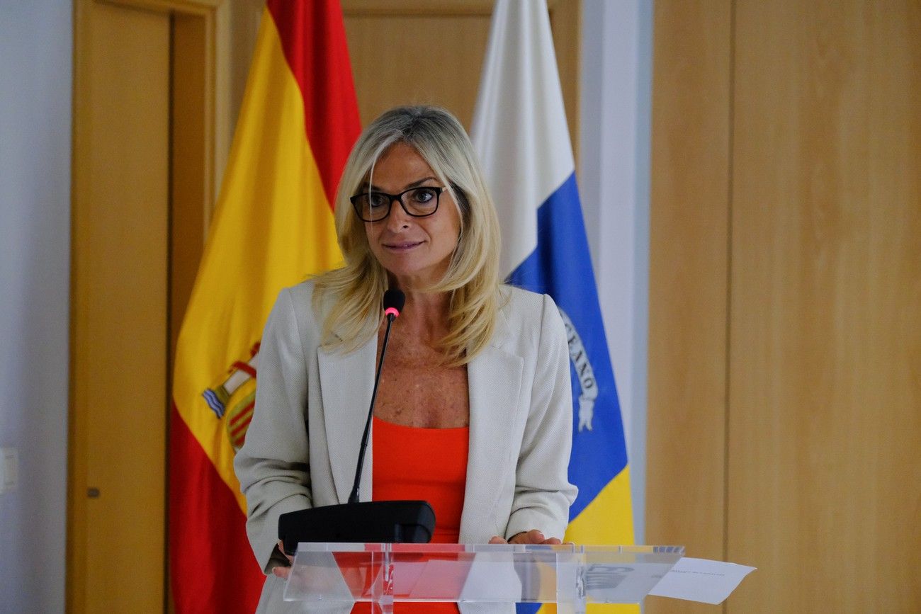 Esther Monzón preside la toma de posesión de seis altos cargos de su departamento
