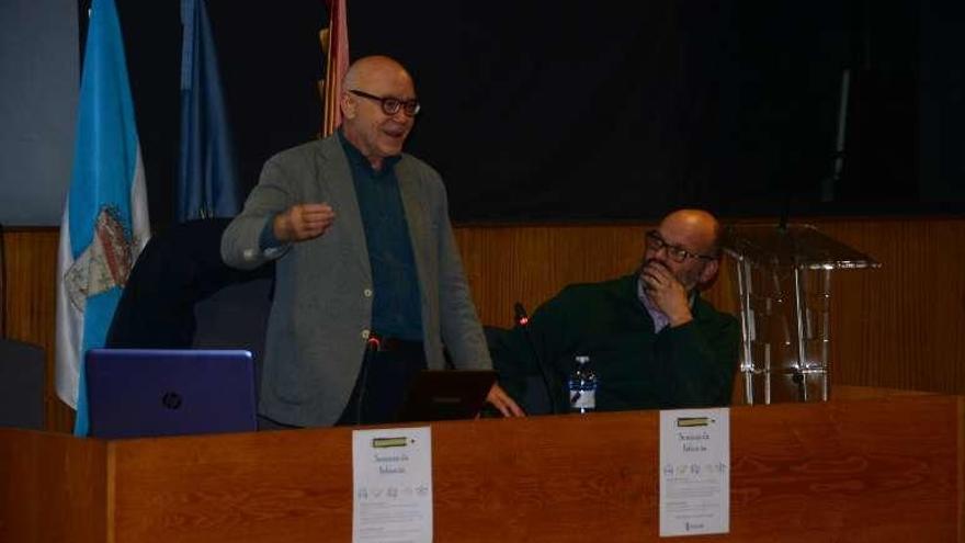 Conferencia de Xavier Castro, ayer en el Concello. // Gonzalo Núñez