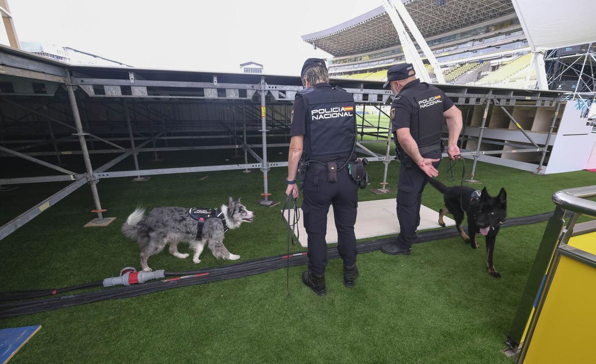 Preparativos en el Estadio de Gran Canaria para la misa del papa León XIV