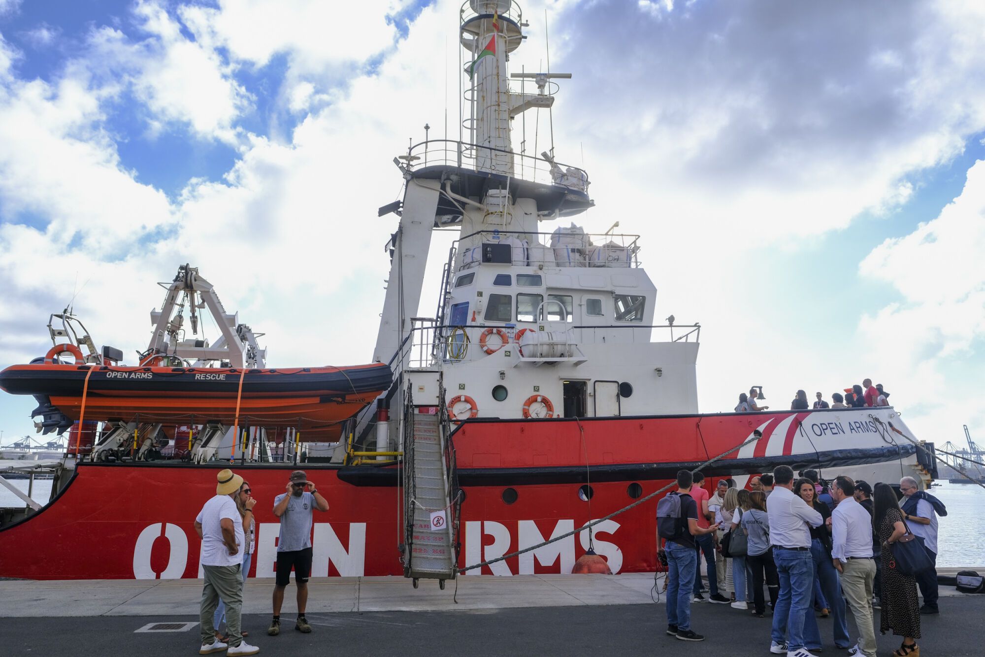 Jornada de puertas abiertas en el 'Open Arms' en el Puerto de Las Palmas