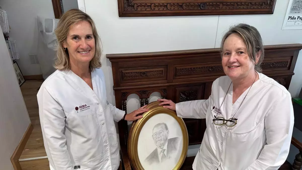Los 150 años de la botica Campoamor de Navia: cuatro generaciones de una misma familia han trabajado detrás de su mostrador y una quinta se prepara para recoger el testigo