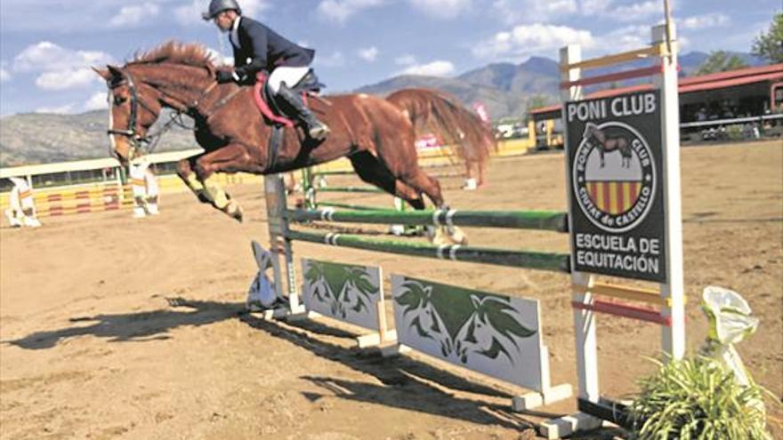 Daniel Martínez triunfa en el Poni Club y se adjudica el Gran Premio